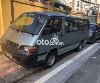 Toyota Hiace 2002 - Cần bán lại xe Toyota Hiace 2002, màu bạc