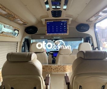 Ford Transit Limousine 2017 - Bán xe Ford Transit Limousine năm 2017, màu đen xe gia đình