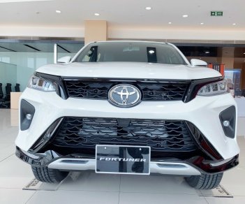 Toyota Fortuner 2021 - Toyota Fortuner 2021 nhiều ưu đãi, giảm giá sâu, tặng phụ kiện, đủ màu, sẵn xe giao ngay