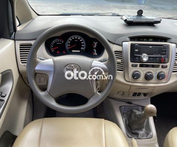 Toyota Innova 2015 - Cần bán Toyota Innova năm sản xuất 2015, màu bạc