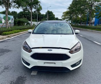 Ford Focus 2017 - Cần bán gấp Ford Focus 2017, màu trắng