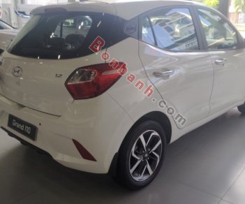 Hyundai Grand i10   1.2 AT  2021 - Bán xe Hyundai Grand i10 1.2 AT sản xuất năm 2021, màu trắng