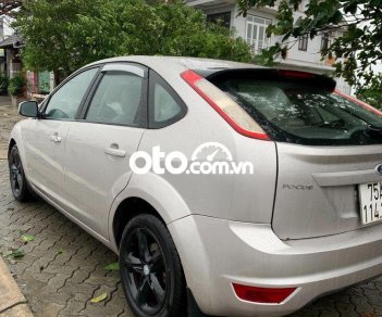 Ford Focus 2010 - Cần bán Ford Focus năm 2010, màu bạc, giá 260tr