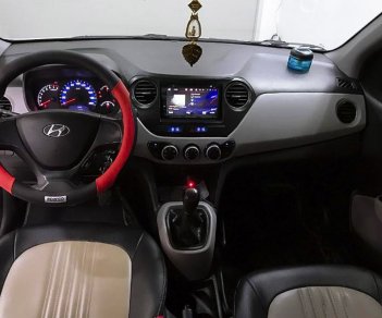 Hyundai Grand i10    2015 - Cần bán lại xe Hyundai Grand i10 đời 2015, màu bạc, nhập khẩu    