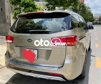 Kia Sedona 2016 - Cần bán xe Kia Sedona đời 2016 xe gia đình giá cạnh tranh