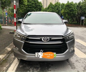 Toyota Innova   2.0 MT  2017 - Bán Toyota Innova 2.0 MT đời 2017, màu bạc, 495tr