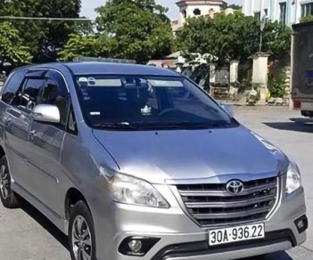 Toyota Innova 2015 - Cần bán Toyota Innova năm 2015, màu bạc còn mới