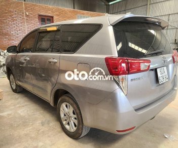 Toyota Innova 2019 - Bán Toyota Innova sản xuất năm 2019, màu bạc chính chủ