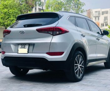 Hyundai Tucson 2016 - Bán Hyundai Tucson sản xuất năm 2016, màu xám, nhập khẩu còn mới, giá tốt