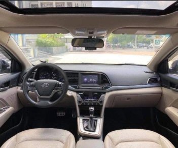 Hyundai Elantra   2.0 AT 2017 - Bán xe Hyundai Elantra 2.0 AT đời 2017, màu đen chính chủ