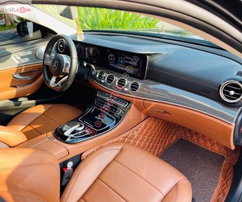 Mercedes-Benz E300 2019 - Bán Mercedes E300 sản xuất năm 2019, màu đen