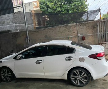 Kia Cerato   1.6 AT  2017 - Cần bán lại xe Kia Cerato 1.6 AT sản xuất năm 2017, màu trắng  