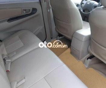 Toyota Innova  2.0E 2016 - Bán Toyota Innova 2.0E sản xuất năm 2016, màu bạc, giá 435tr