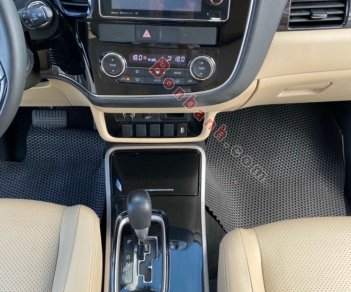 Mitsubishi Outlander   2.4 CVT Premium  2018 - Cần bán Mitsubishi Outlander 2.4 CVT Premium 2018, màu trắng còn mới, 825 triệu