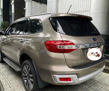 Ford Everest   Titanium  2019 - Cần bán gấp Ford Everest Titanium đời 2019, màu xám, nhập khẩu