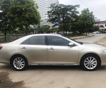 Toyota Camry 2013 - Cần bán gấp Toyota Camry sản xuất 2013 còn mới