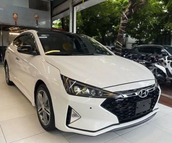 Hyundai Elantra   1.6Turbo  2020 - Bán Hyundai Elantra 1.6Turbo sản xuất 2020, màu trắng  