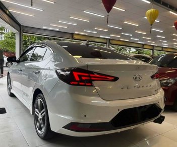 Hyundai Elantra   1.6Turbo  2020 - Bán Hyundai Elantra 1.6Turbo sản xuất 2020, màu trắng  