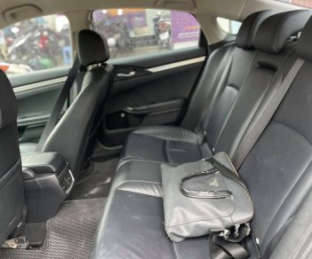 Honda Civic 1.8 AT 2018 - Bán ô tô Honda Civic 1.8 AT sản xuất năm 2018, 690tr
