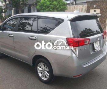 Toyota Innova 2017 - Bán xe Toyota Innova năm 2017, màu bạc xe gia đình, giá 470tr