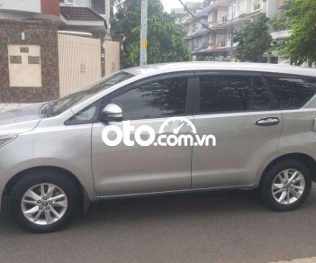 Toyota Innova 2017 - Bán xe Toyota Innova năm 2017, màu bạc xe gia đình, giá 470tr