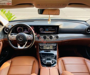 Mercedes-Benz E300 2019 - Bán Mercedes E300 sản xuất năm 2019, màu đen