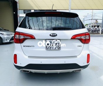 Kia Sorento 2018 - Xe Kia Sorento năm sản xuất 2018, màu trắng giá cạnh tranh