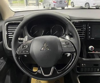 Mitsubishi Outlander   CVT 2021 - Bán Mitsubishi Outlander CVT đời 2021, màu đỏ giá cạnh tranh