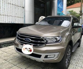 Ford Everest   Titanium  2019 - Cần bán gấp Ford Everest Titanium đời 2019, màu xám, nhập khẩu