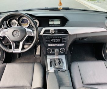 Mercedes-Benz C300 2011 - Bán Mercedes C300 sản xuất năm 2011, màu đen còn mới