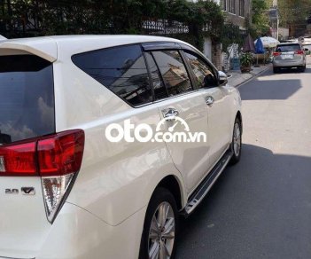 Toyota Innova 2017 - Bán Toyota Innova đời 2017, màu trắng xe gia đình, 650tr