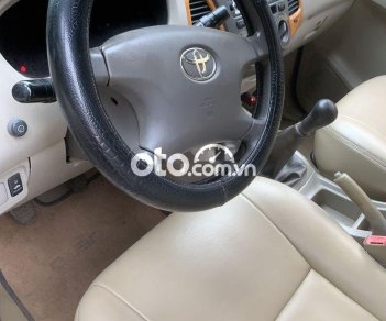 Toyota Innova 2010 - Cần bán xe Toyota Innova sản xuất năm 2010 còn mới giá cạnh tranh