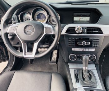 Mercedes-Benz C300 2011 - Bán Mercedes C300 sản xuất năm 2011, màu đen còn mới