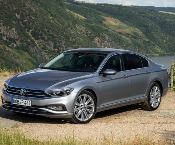 Volkswagen Passat 2018 - Volkswagen Passat Bluemotion giảm mạnh 200tr - Sedan nhập khẩu trực tiếp đẳng cấp của Đức