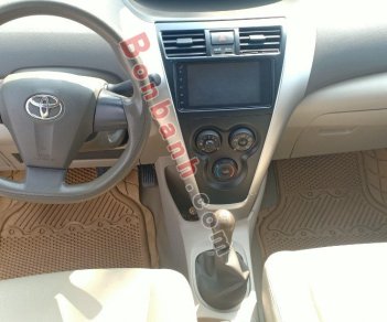 Toyota Vios   MT  2011 - Cần bán gấp Toyota Vios MT năm 2011, màu xám còn mới, giá tốt