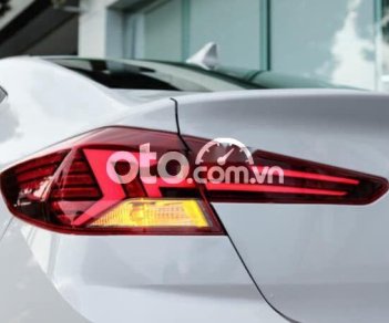 Hyundai Elantra 2021 - Bán Hyundai Elantra đời 2021, màu trắng, giá chỉ 540 triệu