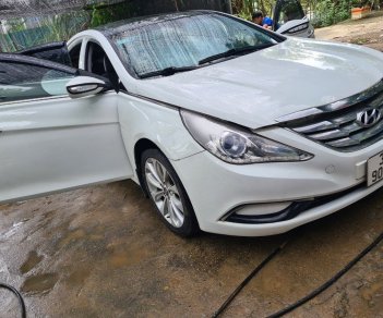 Hyundai Sonata   AT 2011 - Cần bán gấp Hyundai Sonata AT năm 2011, màu trắng, nhập khẩu, giá tốt