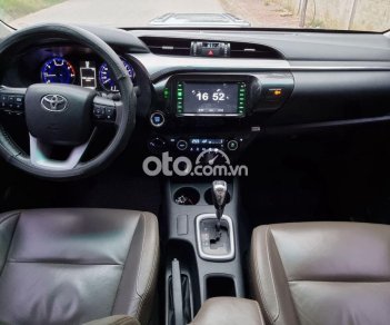 Toyota Hilux G  2015 - Cần bán lại xe Toyota Hilux G 2015, màu bạc, nhập khẩu số tự động