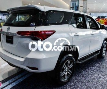 Toyota Fortuner 2021 - Cần bán Toyota Fortuner 2021, màu trắng