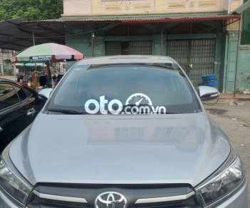 Toyota Innova 2017 - Bán Toyota Innova năm sản xuất 2017, màu bạc