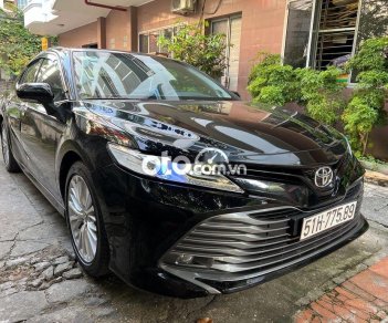 Toyota Camry 2020 - Cần bán lại xe Toyota Camry 2020, màu đen 