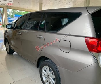 Toyota Innova 2019 - Cần bán lại xe Toyota Innova sản xuất 2019, giá tốt