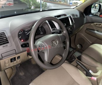 Toyota Hilux 2012 - Cần bán lại xe Toyota Hilux 2012, màu đen, nhập khẩu