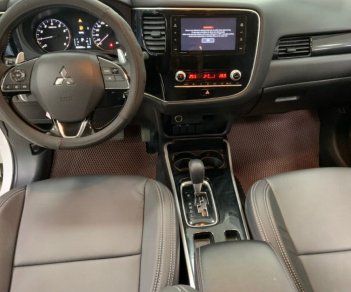 Mitsubishi Outlander   2.0CVT   2020 - Bán Mitsubishi Outlander 2.0CVT năm sản xuất 2020, màu trắng  