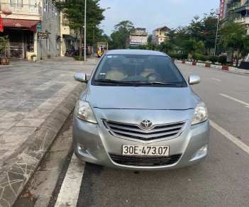 Toyota Vios   E 2011 - Cần bán Toyota Vios E 2011, màu bạc còn mới, giá 268tr