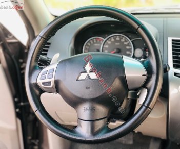 Mitsubishi Pajero    2015 - Bán ô tô Mitsubishi Pajero đời 2015, màu nâu  