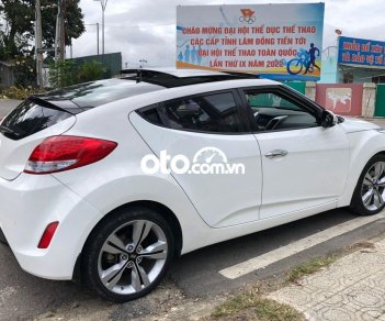 Hyundai Veloster 2011 - Cần bán xe Hyundai Veloster năm sản xuất 2011, màu trắng, nhập khẩu nguyên chiếc