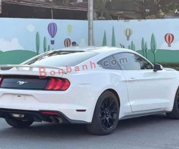 Ford Mustang EcoBoost Fastback 2018 - Bán Ford Mustang EcoBoost Fastback sản xuất 2018, màu trắng, nhập khẩu