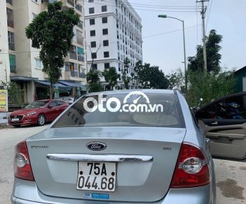 Ford Focus 2005 - Bán Ford Focus sản xuất 2005, màu bạc, 195 triệu