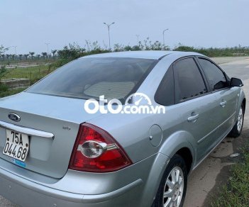 Ford Focus 2005 - Bán Ford Focus sản xuất 2005, màu bạc, 195 triệu